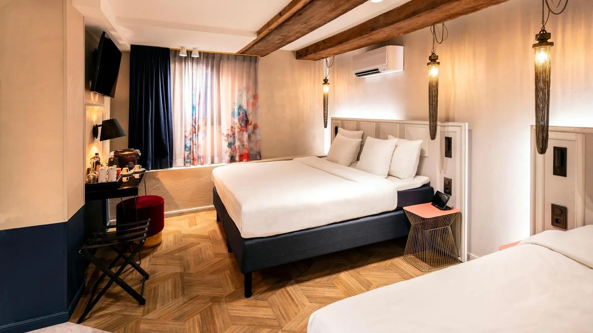 Mister Highland Hotel Amsterdam 4*,  Nederland