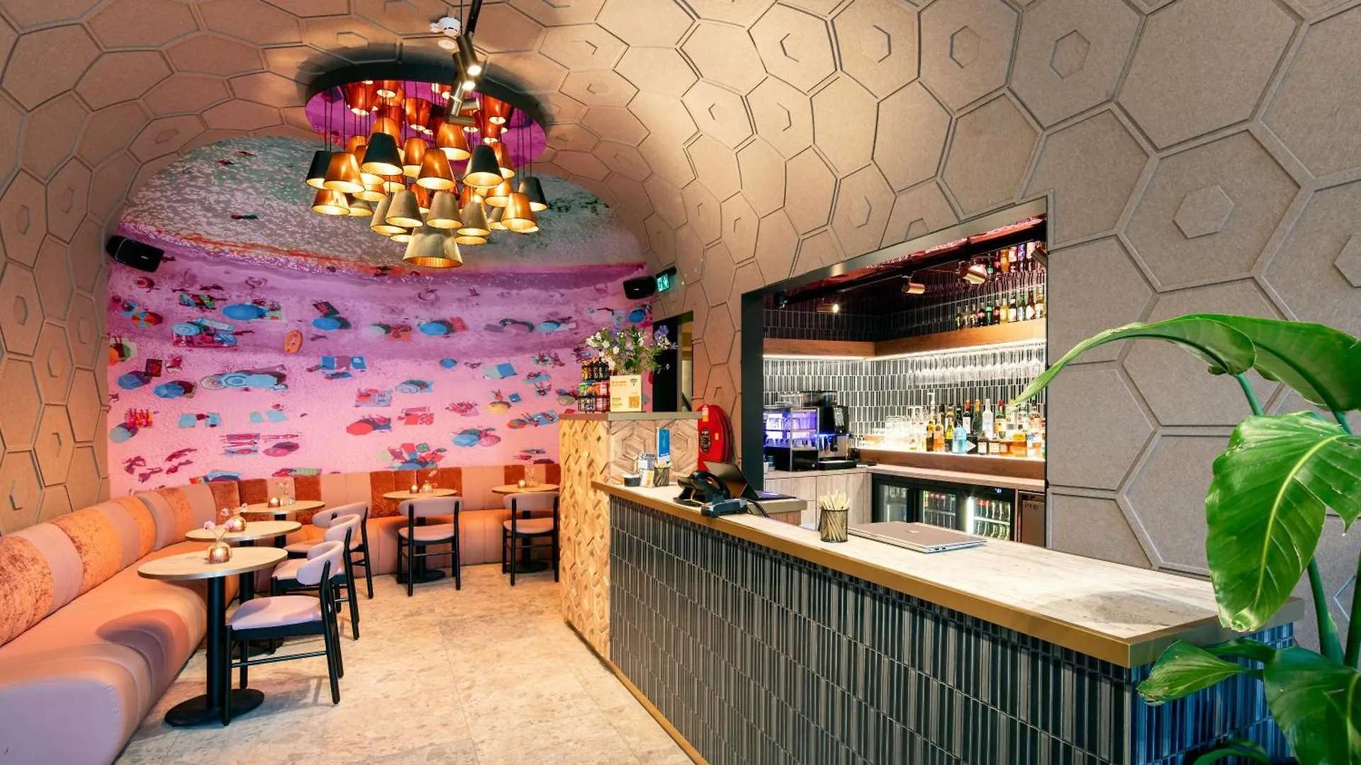 Mister Highland Hotel Amsterdam 4*,