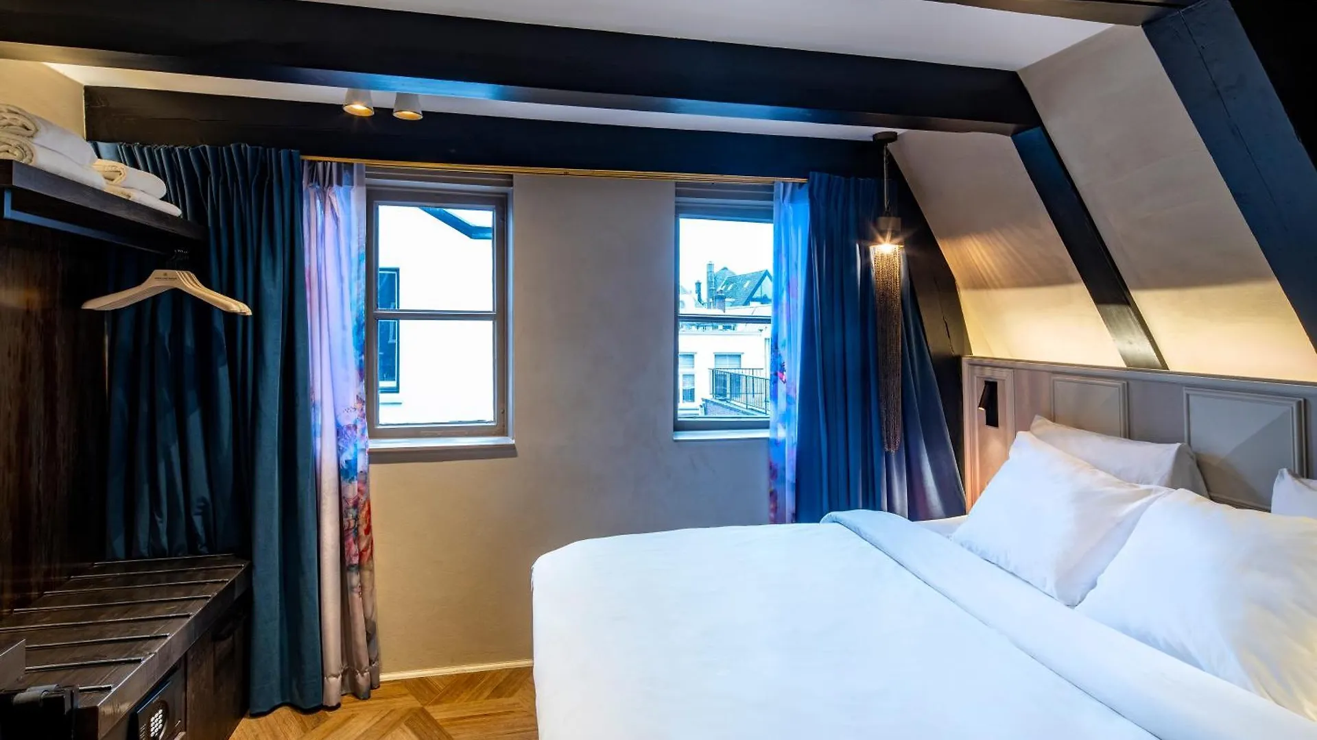 Mister Highland Hotel Amsterdam 4*,