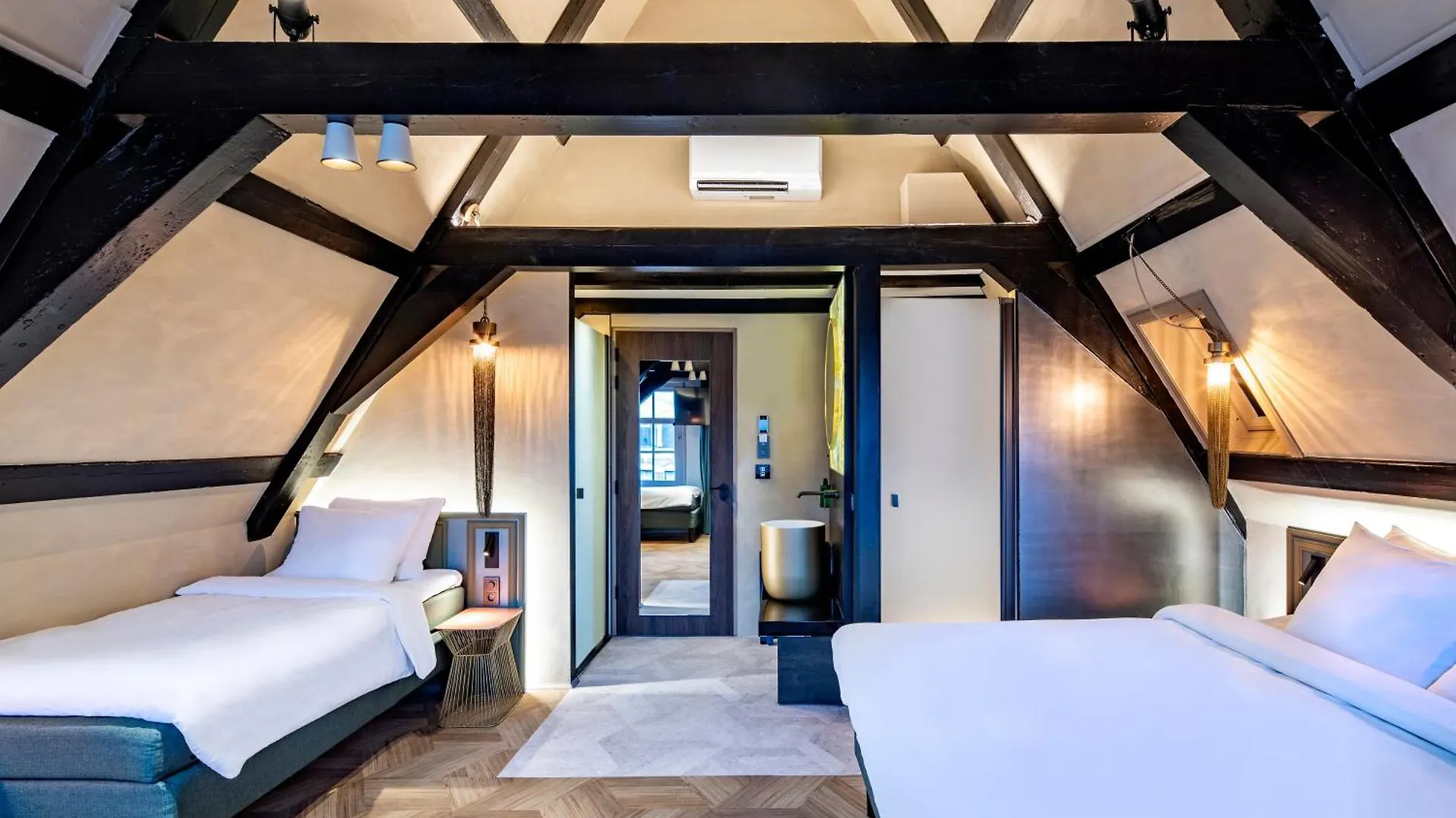 Mister Highland Hotel Amsterdam 4*,